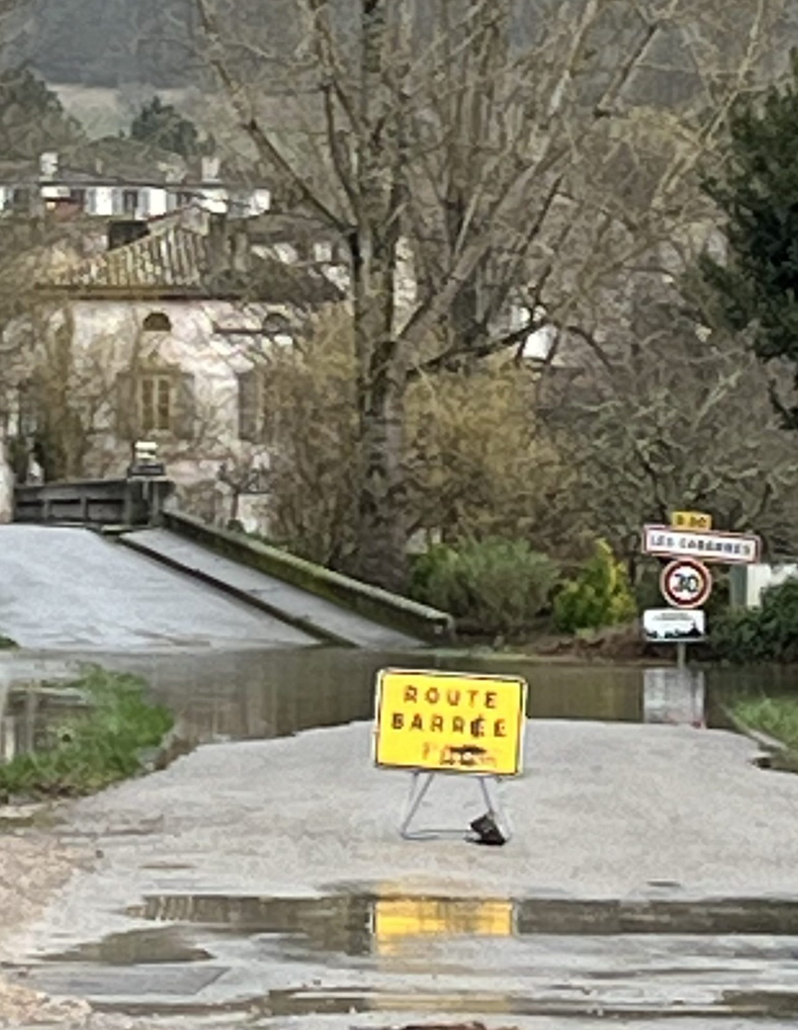 WSW, gusts 22, 27 later; Rain or showers; Good